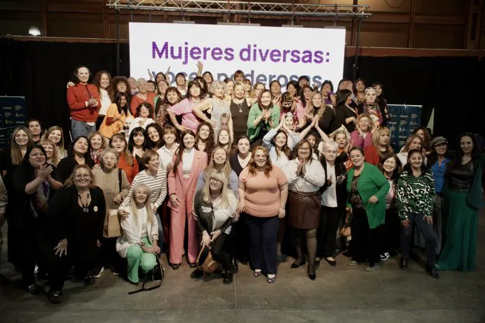 Mujeres-diversas-voces-poderosas-18-2-696x464